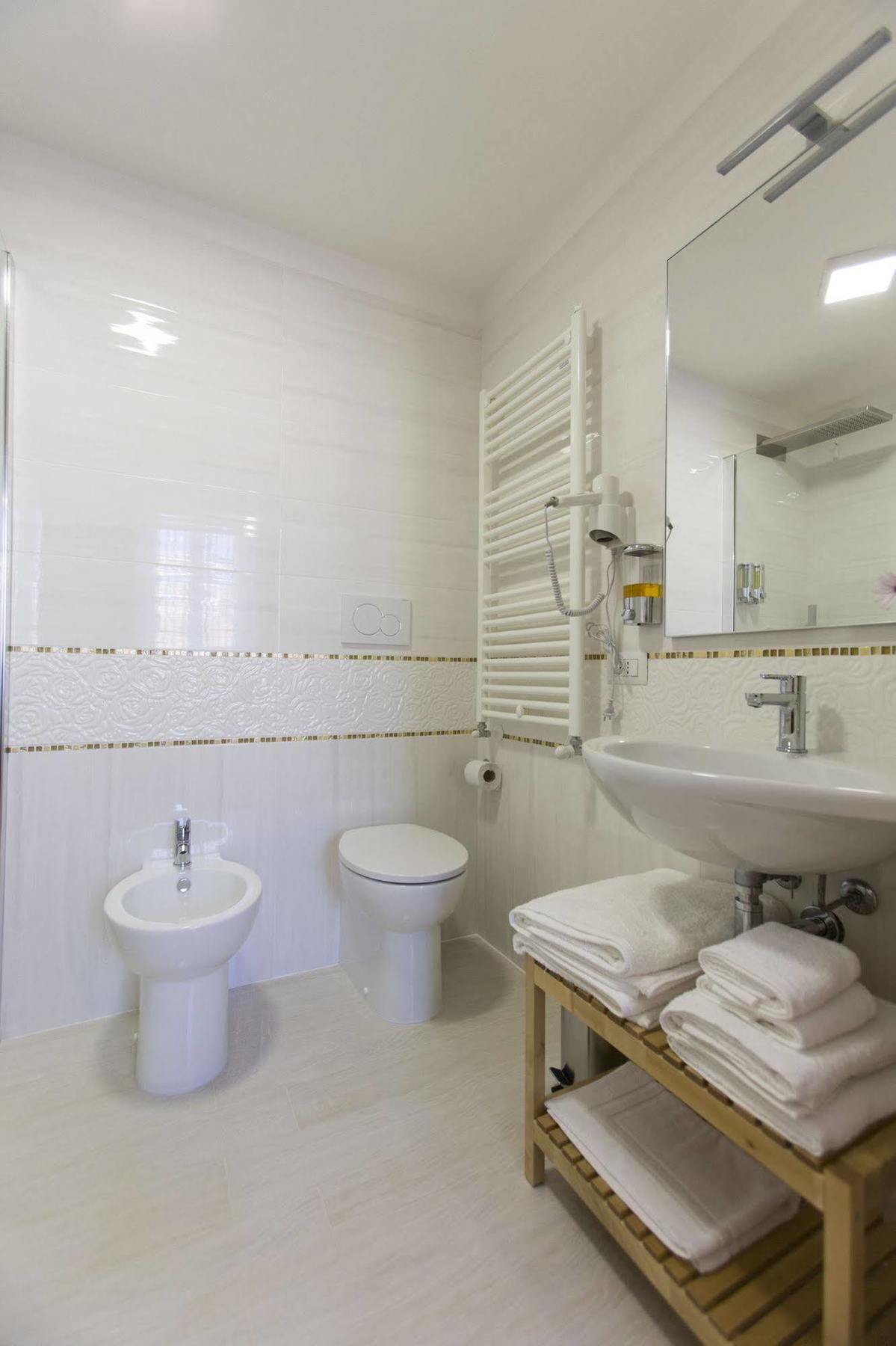 Brezza Marina Luxury Rooms Cagliari Dış mekan fotoğraf